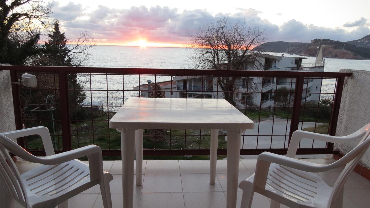 Guesthouse Obala Sutomore Eksteriør bilde