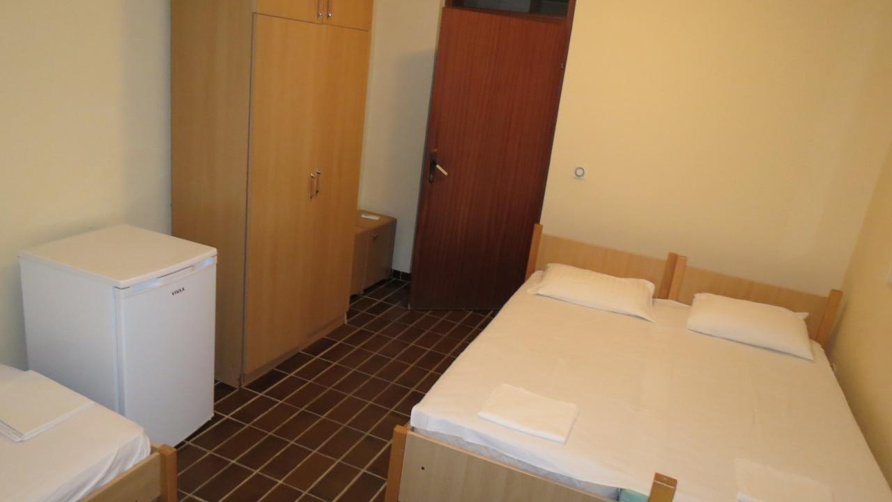 Guesthouse Obala Sutomore Eksteriør bilde
