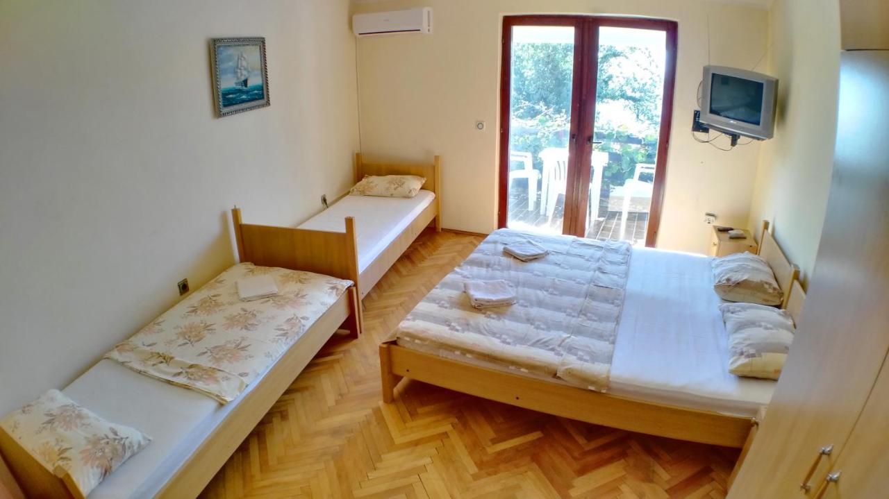 Guesthouse Obala Sutomore Eksteriør bilde