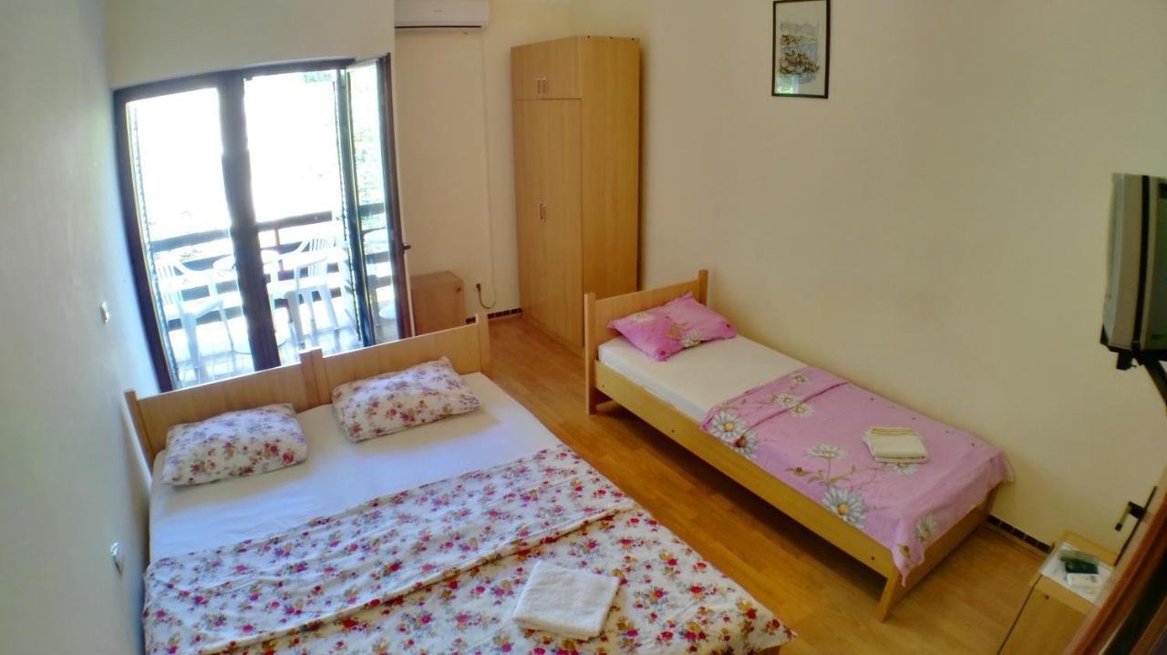 Guesthouse Obala Sutomore Eksteriør bilde