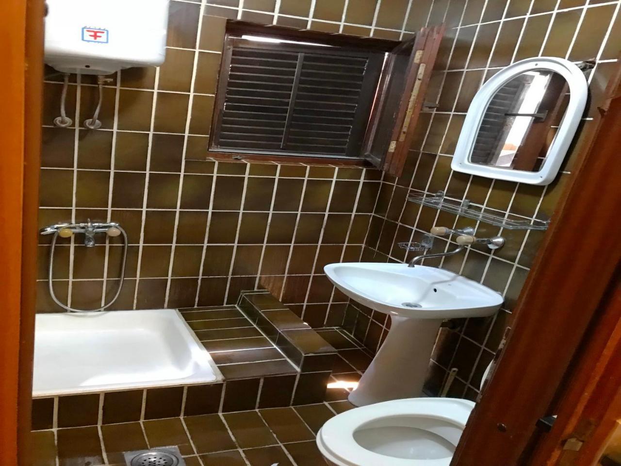 Guesthouse Obala Sutomore Eksteriør bilde